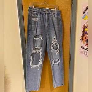 NWT American Eagle Mom Jeans